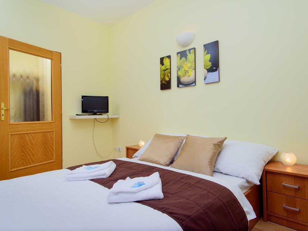 Hotel Brilliant Praha Bagian luar foto